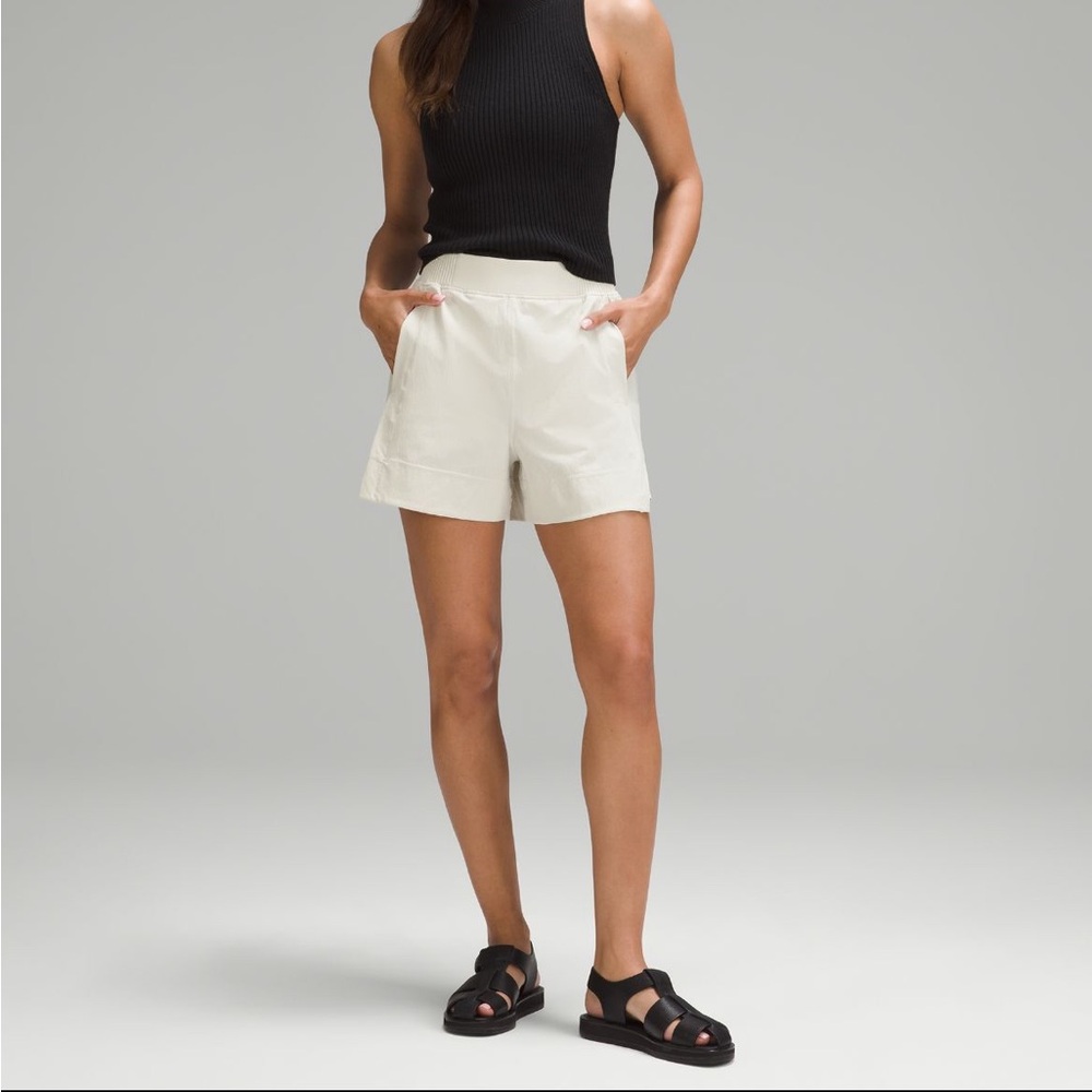 Lululemon Stretch Woven Relaxed-Fit High-Rise Short 4"